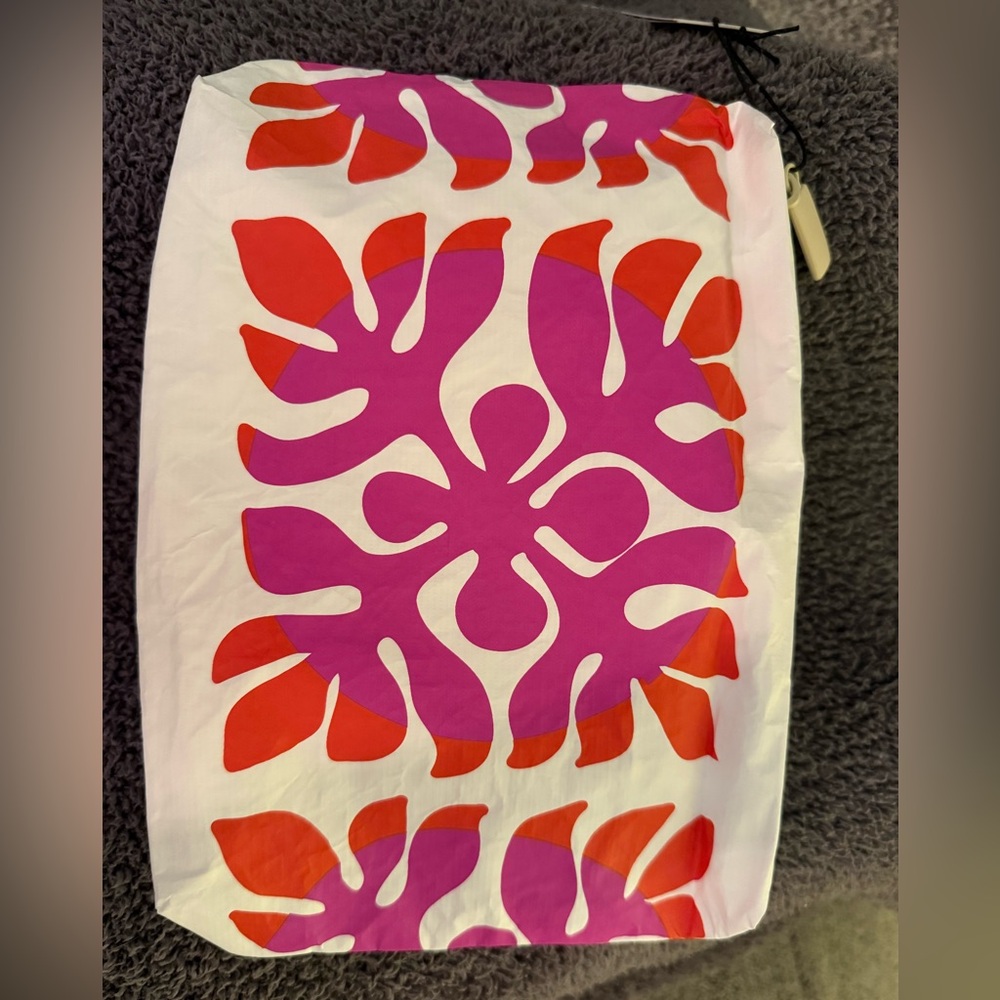ALOHA Collection Splash-Proof Mini Appliqué Small Pouch in Zest - Picture 5 of 9